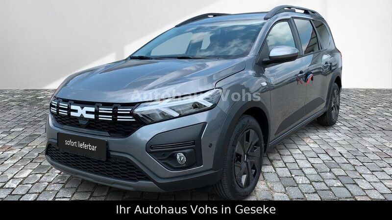 Grau Gebraucht 2025 Dacia Jogger Expression Limousine | 23.970 € (Etwas zu teuer) - Bild 1/4