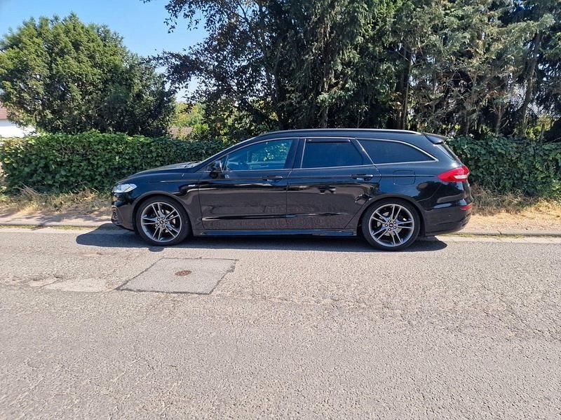 Gebraucht Ford Mondeo ST-Line 150 PS (110 kW) 2019 Schwarz Kombi