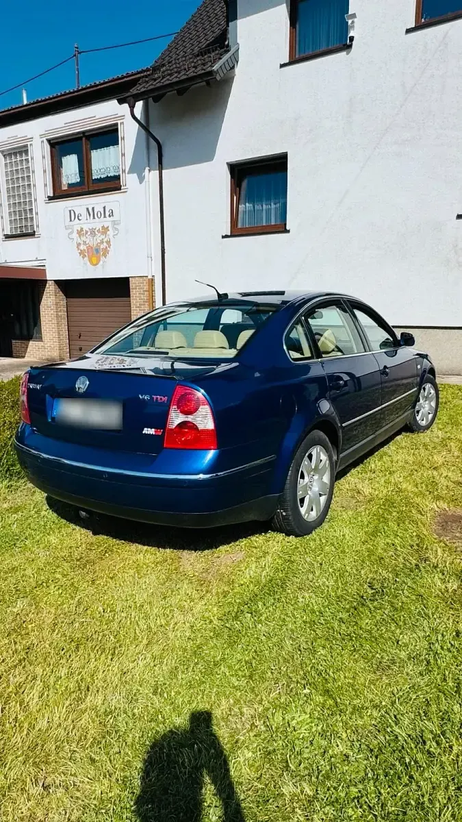 Gebraucht VW Passat 163 PS (119 kW) 2003 Blau Limousine