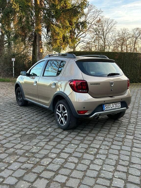 Gebraucht Dacia Sandero Essentiel 90 PS (66 kW) 2019 Gelb Limousine