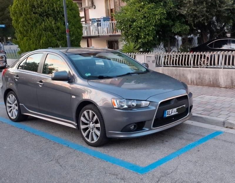 Grau Gebraucht 2009 Mitsubishi Lancer Invite Limousine | 3.900 € (Fairer Preis) - Bild 1/4