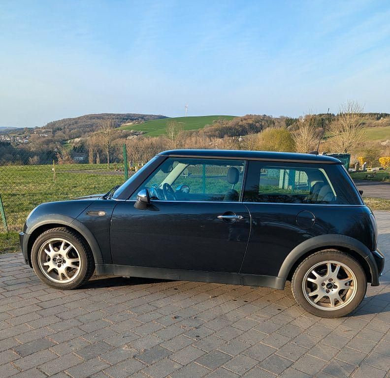 Gebraucht Mini ONE 90 PS (66 kW) 2005 Schwarz Kleinwagen