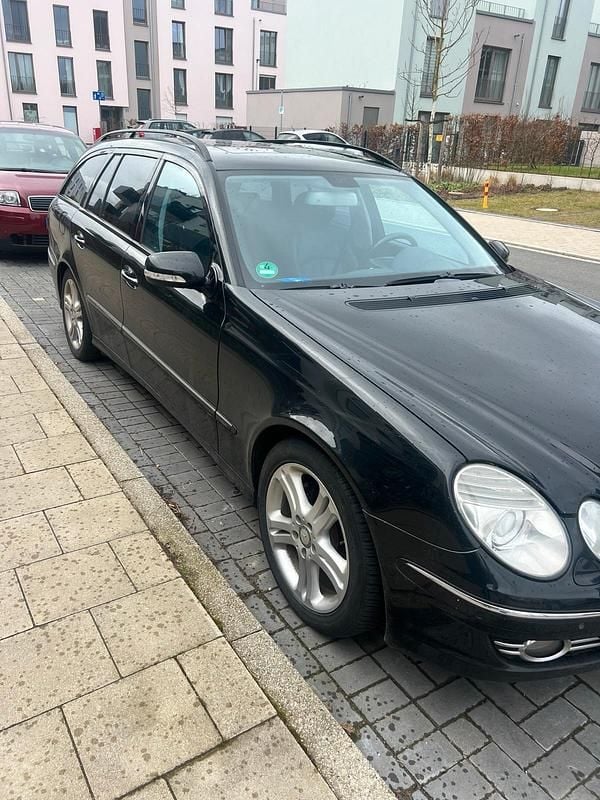 Gebraucht Mercedes E220 170 PS (125 kW) 2009 Schwarz Kombi