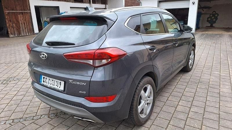 Gebraucht Hyundai Tucson Style 177 PS (130 kW) 2017 Grau SUV
