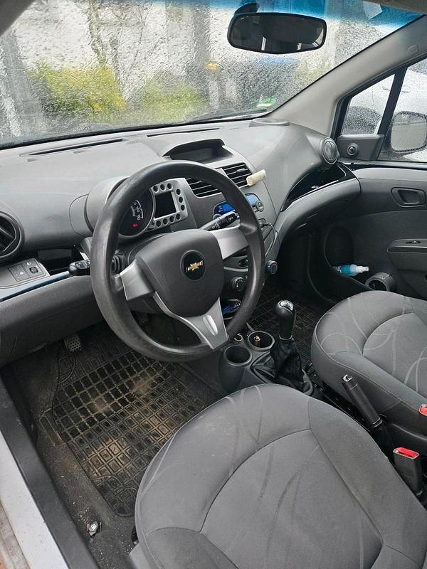 Gebraucht Chevrolet Spark 68 PS (50 kW) 2012 Weiß Kleinwagen