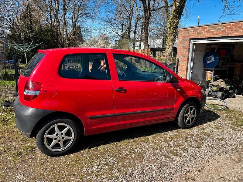 Gebraucht VW Fox 60 PS (44 kW) 2011 Rot Kleinwagen