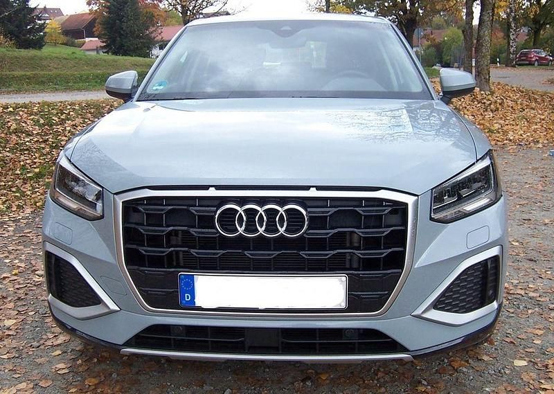 Gebraucht Audi Q2 Advanced 150 PS (110 kW) 2022 Silber SUV