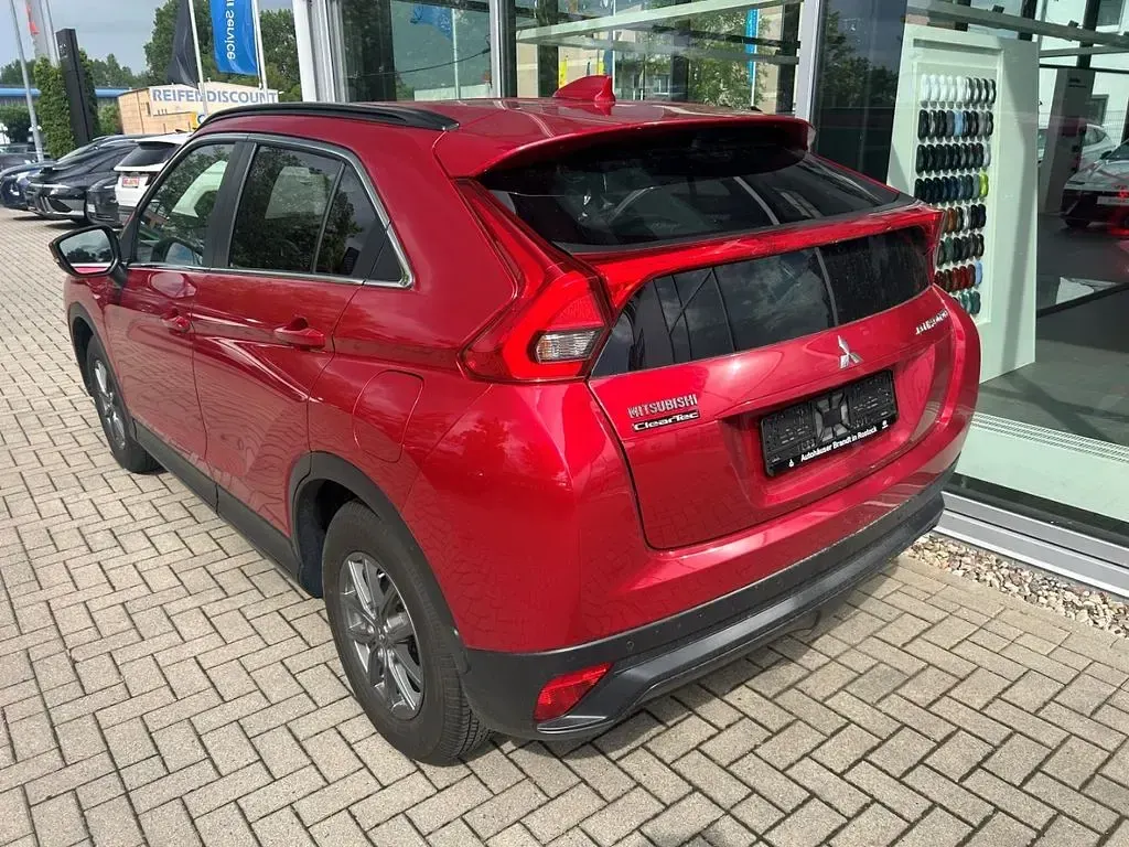 Gebraucht Mitsubishi Eclipse Cross Basis 163 PS (119 kW) 2019 Rot SUV