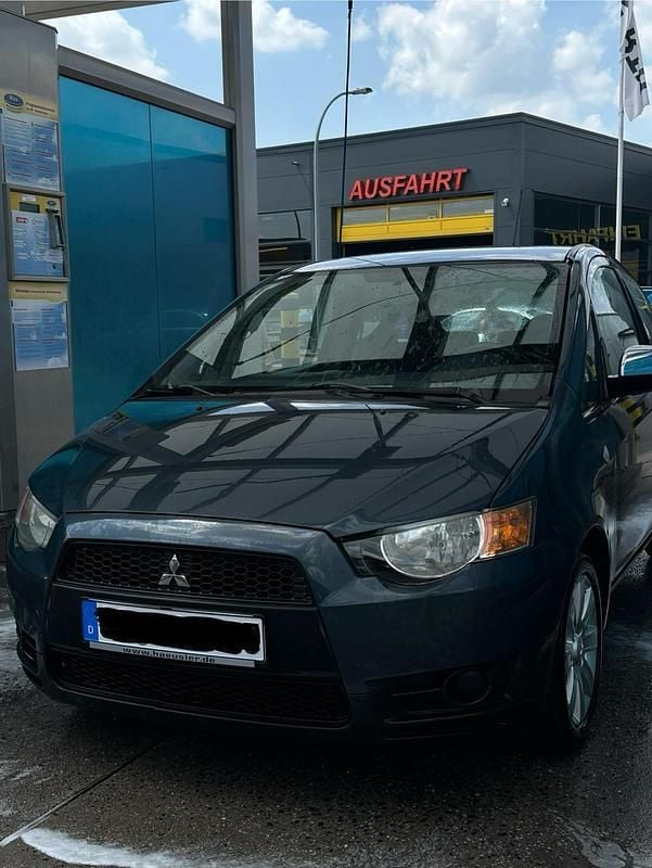 Grau Gebraucht 2009 Mitsubishi Colt Kleinwagen | 2.500 € (Guter Preis) - Bild 1/4