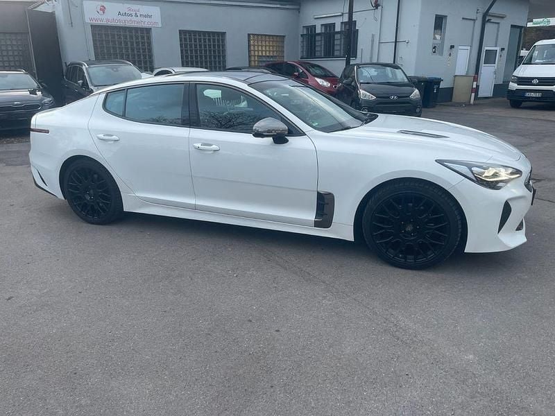 Gebraucht Kia Stinger GT-Line 200 PS (147 kW) 2018 Weiß Kleinwagen