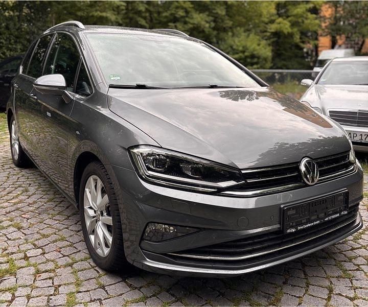 Grau Gebraucht 2018 VW Golf Sportsvan Van / Kleinbus | 16.899 € (Fairer Preis) - Bild 1/4