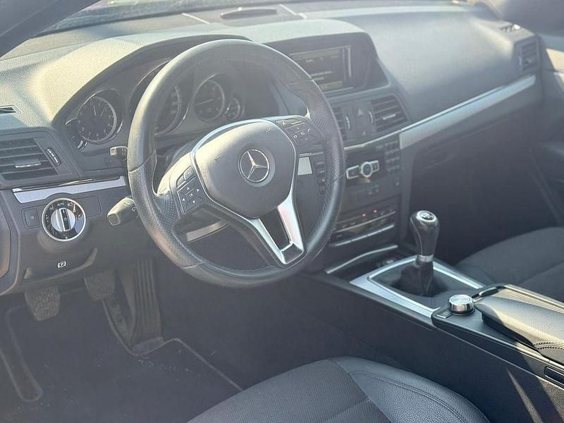 Gebraucht Mercedes E220 170 PS (125 kW) 2013 Grau Coupé