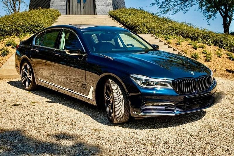 Gebraucht BMW 740 320 PS (235 kW) 2016 Blau Limousine