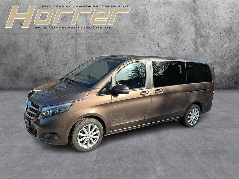 Gebraucht Mercedes V220 163 PS (119 kW) 2018 Braun Van / Kleinbus