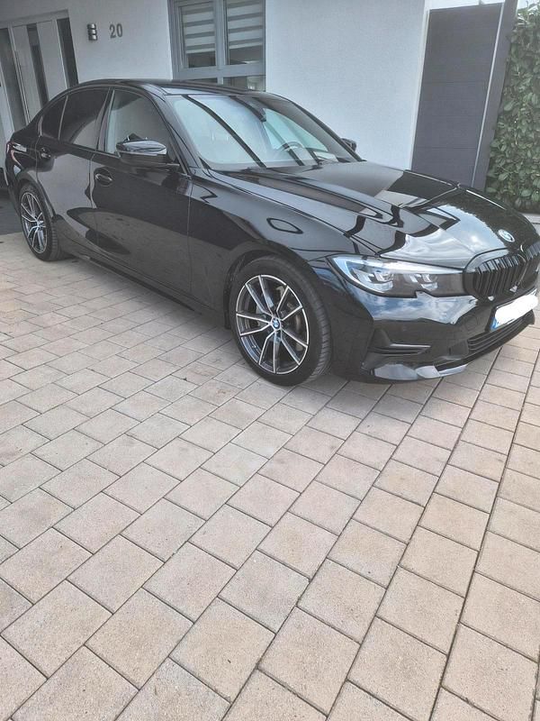 Gebraucht BMW 330e Advantage 292 PS (214 kW) 2019 Schwarz Limousine