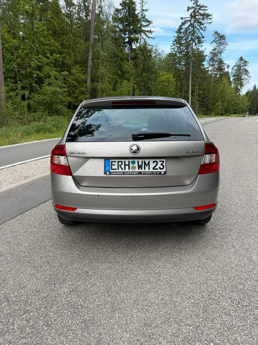 Używany Skoda Rapid 105 KM (77 kW) 2015 Szary Hatchback