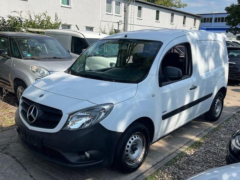 Weiß Gebraucht 2017 Mercedes Citan 109 Van / Kleinbus | 6.999 € (Guter Preis) - Bild 1/4