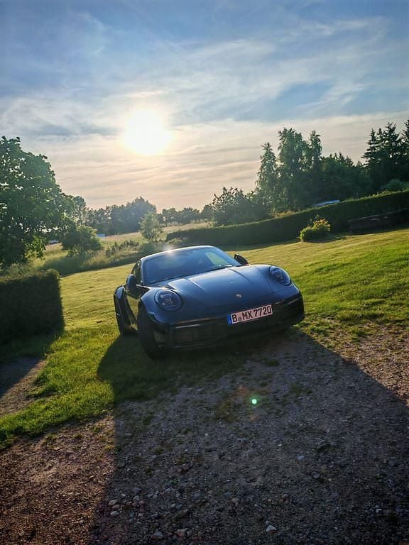 Schwarz Gebraucht 2020 Porsche 992 | 119.000 € (Fairer Preis) - Bild 1/4