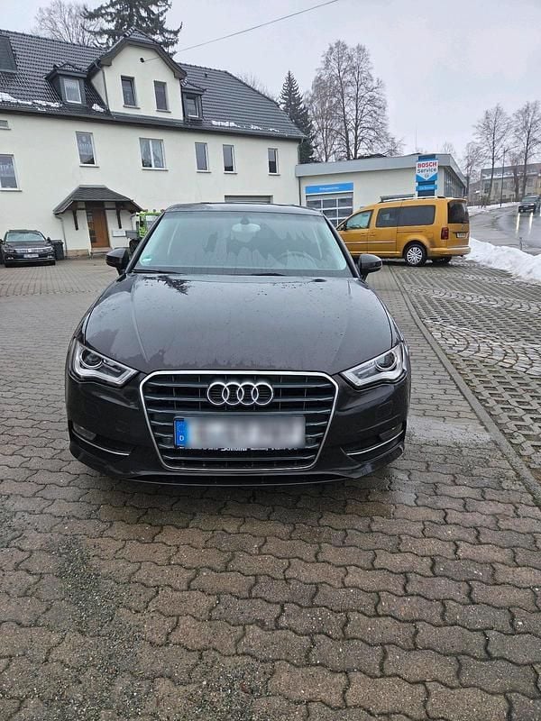 Gebraucht Audi A3 Ambiente 122 PS (89 kW) 2013 Andere farben Kleinwagen