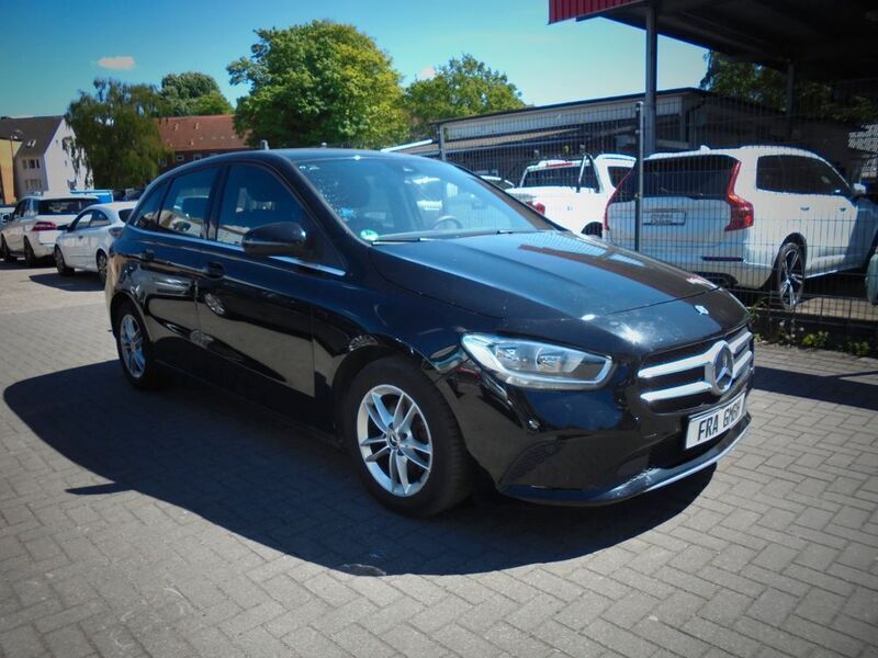 Schwarz Gebraucht 2019 Mercedes B180 Van / Kleinbus | 7.900 € (Guter Preis) - Bild 1/4