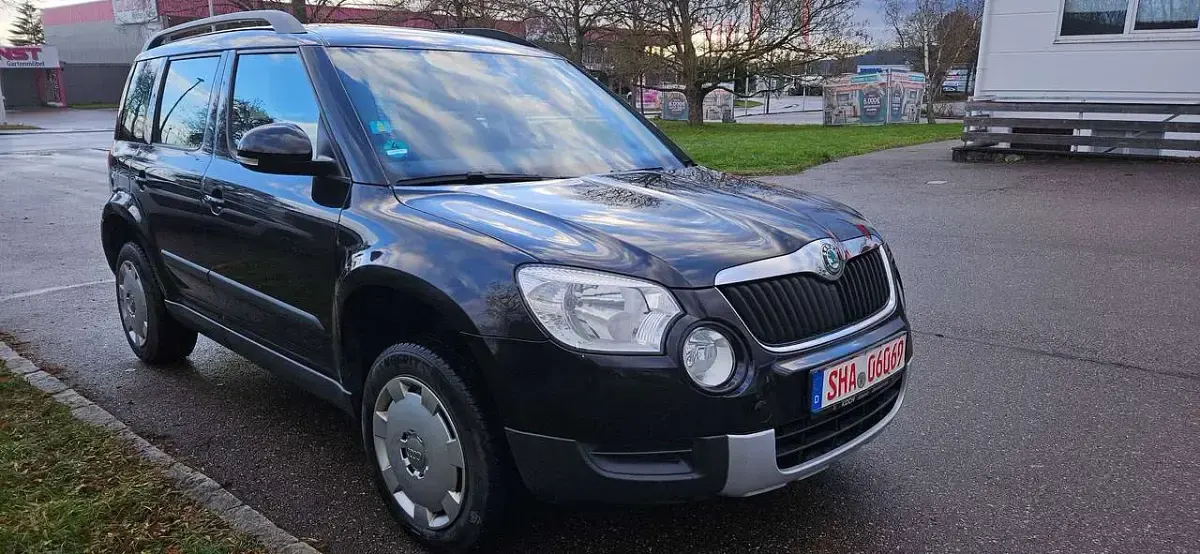 Gebraucht Skoda Yeti Ambition 160 PS (117 kW) 2011 Schwarzmagic perleffekt SUV