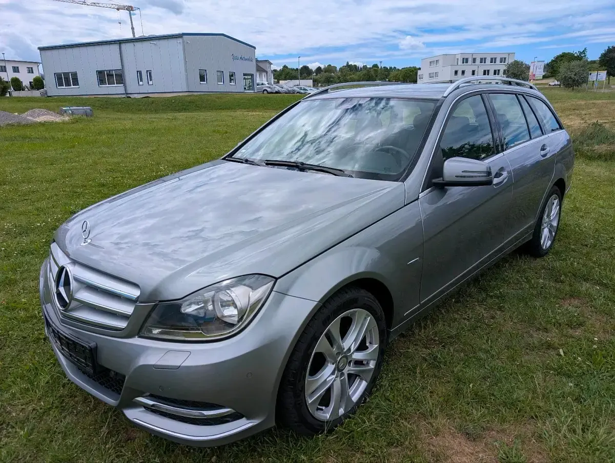 Gebraucht Mercedes C200 136 PS (100 kW) 2011 Grau Kombi