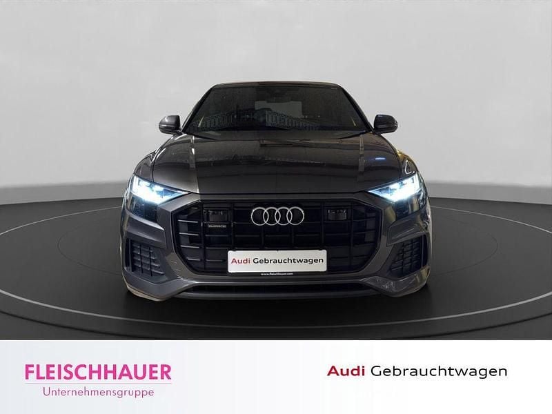 Używany Audi Q8 Ambiente 381 KM (280 kW) 2022 Szary SUV