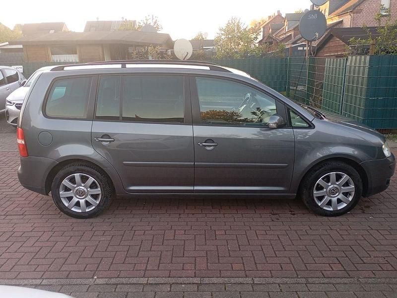 Gebraucht VW Touran Trendline 140 PS (102 kW) 2004 Grau Van / Kleinbus
