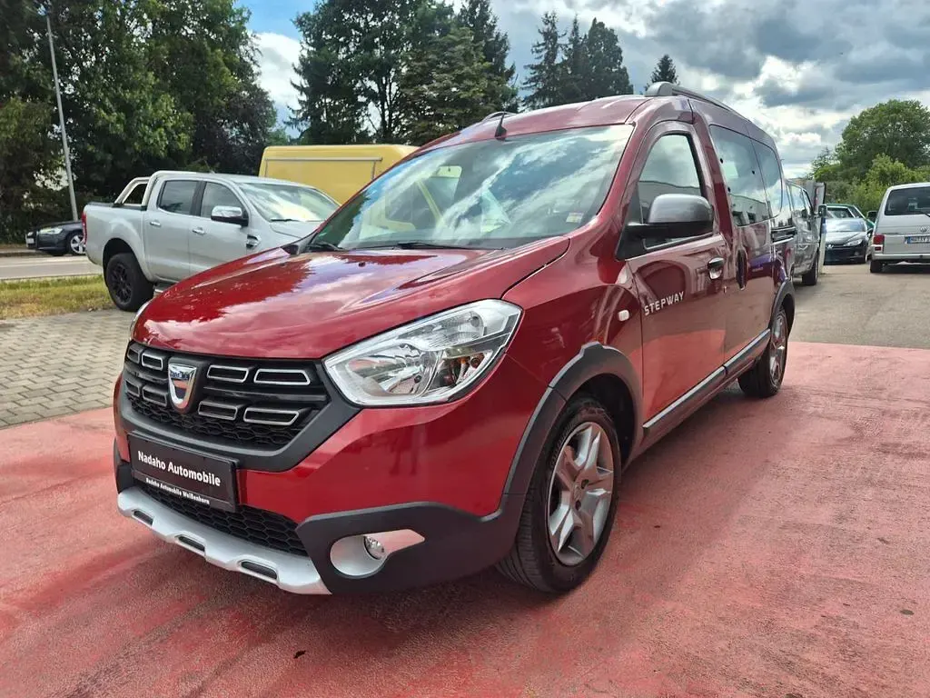 Gebraucht Dacia Dokker Stepway 131 PS (96 kW) 2019 Rot Van / Kleinbus
