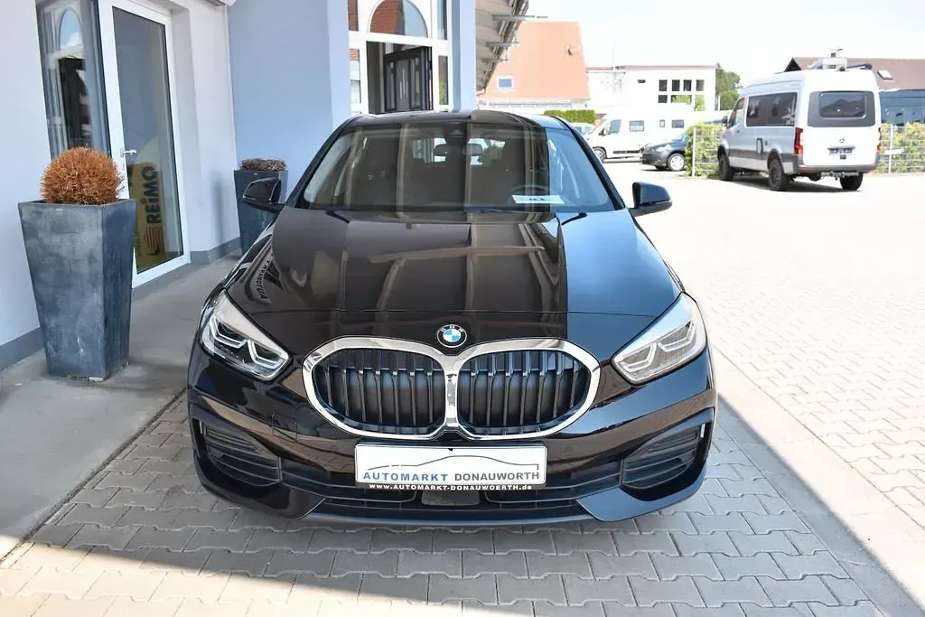 Gebraucht BMW 118 Advantage 136 PS (100 kW) 2022 Schwarz Kleinwagen