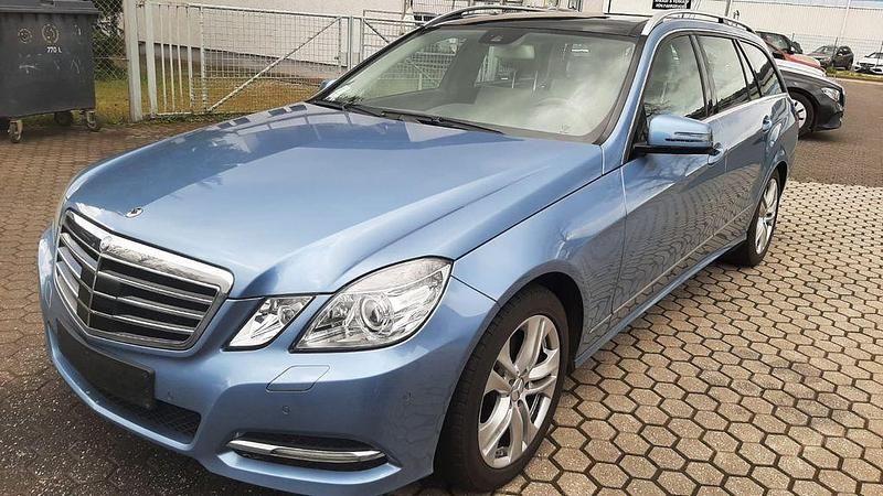 Gebraucht Mercedes E350 272 PS (200 kW) 2010 Blau Limousine