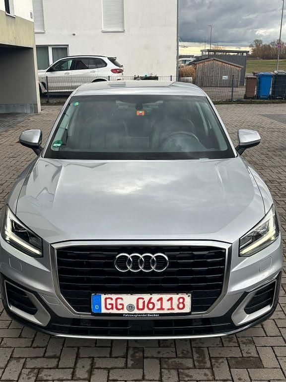 Gebraucht Audi Q2 Design 150 PS (110 kW) 2020 Silber SUV