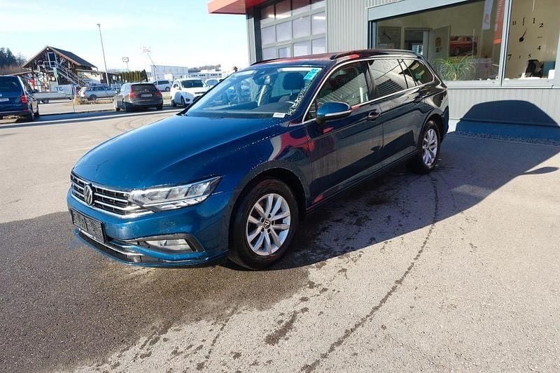 Gebraucht VW Passat 150 PS (110 kW) 2020 Blau Limousine