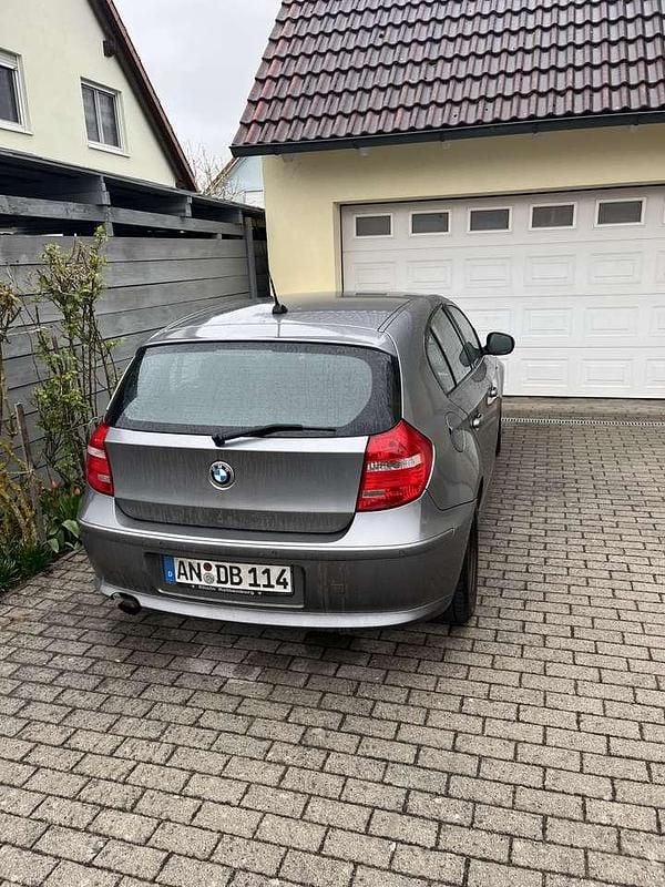 Gebraucht BMW 116 122 PS (89 kW) 2010 Grau Kleinwagen