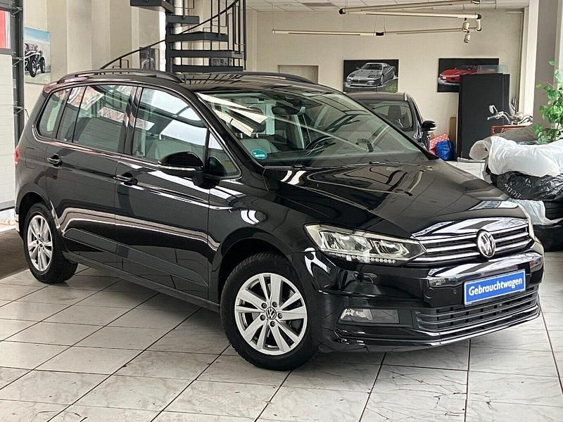 Andere Gebraucht 2022 VW Touran Comfortline Van / Kleinbus | 29.480 € (Fairer Preis) - Bild 1/4