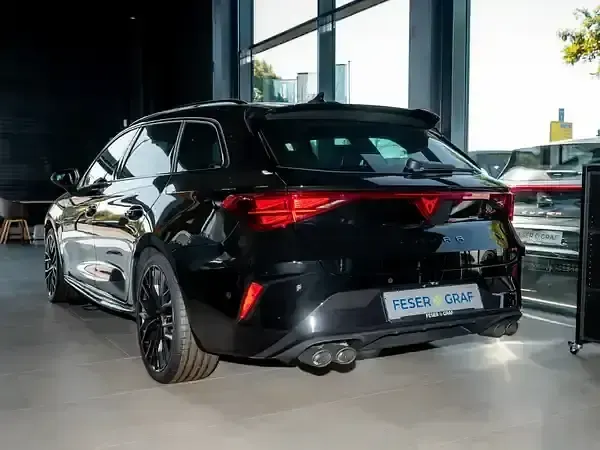 Neu Cupra Leon 333 PS (244 kW) 2026 Mitternachtsschwarz Kombi