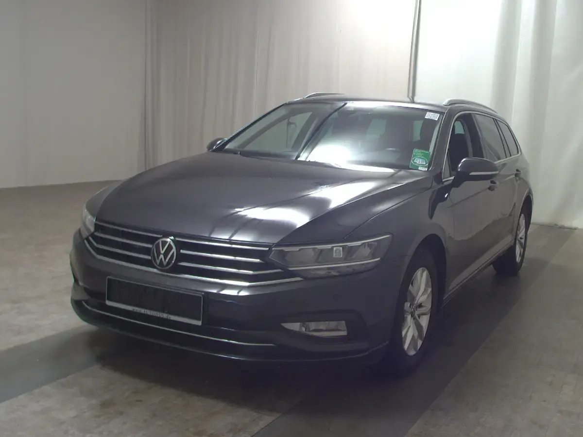 Gebraucht VW Passat Business 150 PS (110 kW) 2022 Grau Kombi