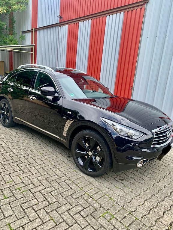 Schwarz Gebraucht 2016 Infiniti QX70 S Design SUV | 19.950 € (Fairer Preis) - Bild 1/4