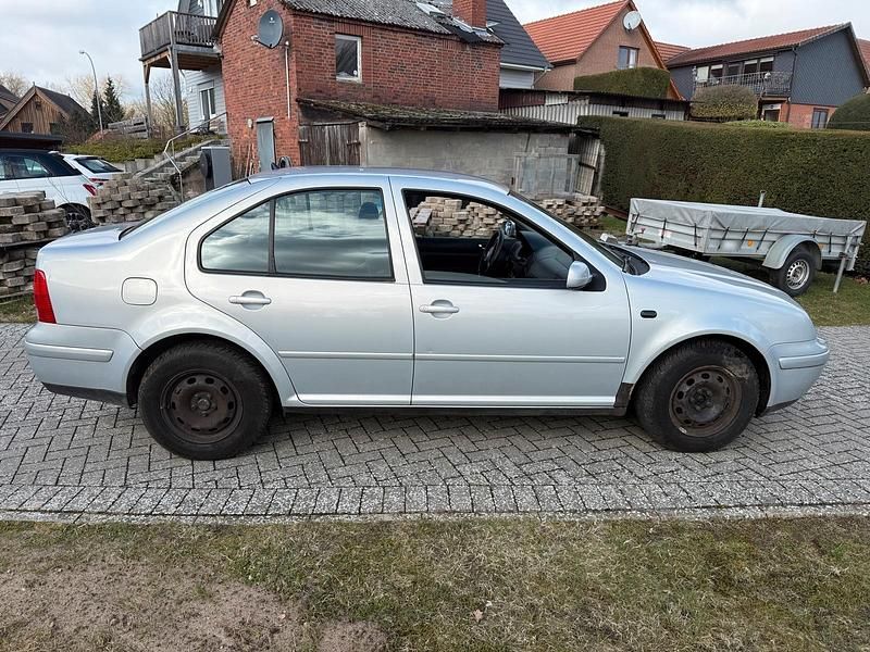 Gebraucht VW Bora 101 PS (74 kW) 1999 Silber Limousine