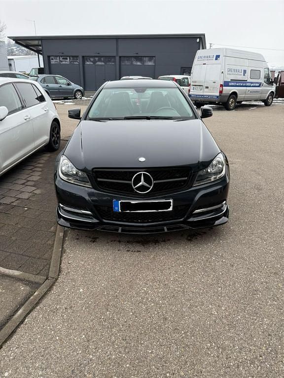 Gebraucht Mercedes C250 204 PS (150 kW) 2011 Schwarz Coupé