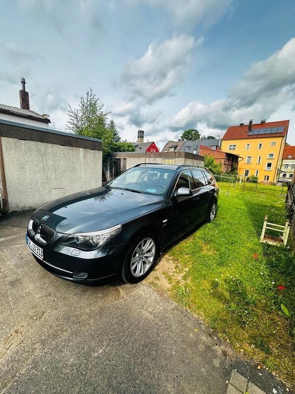 Grau Gebraucht 2009 BMW 525 Kombi | 4.500 € (Fairer Preis) - Bild 1/4