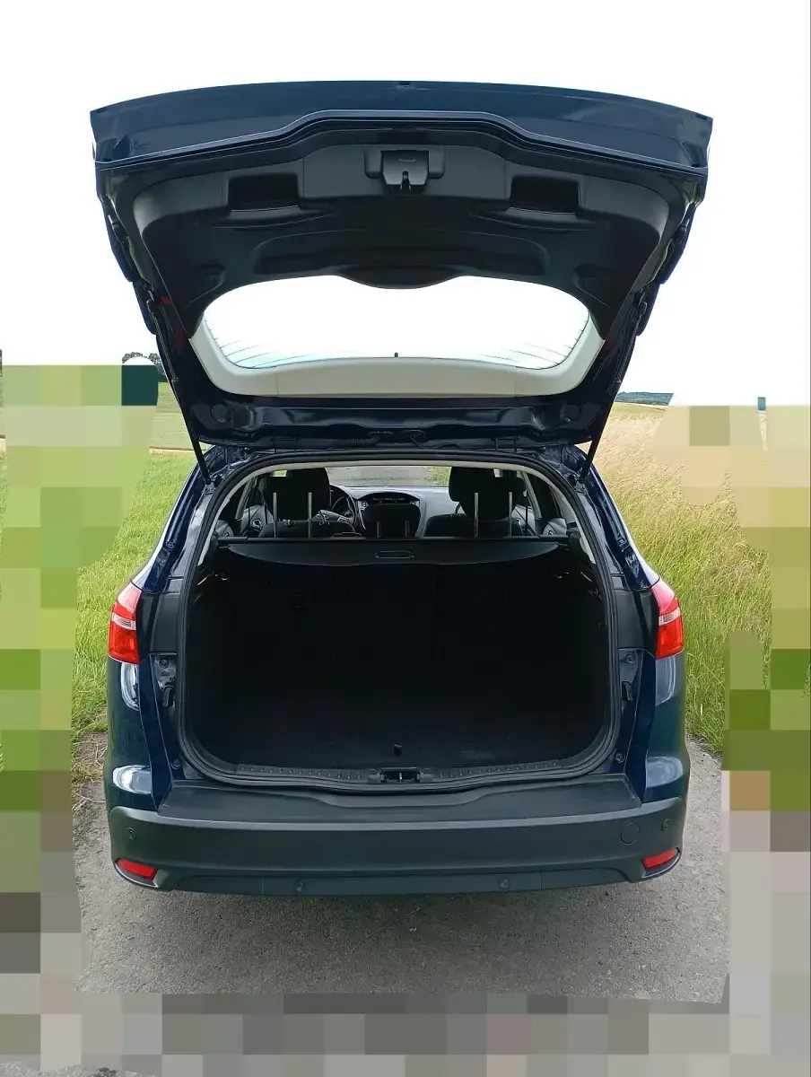 Gebraucht Ford Focus 105 PS (77 kW) 2016 Blau Kombi