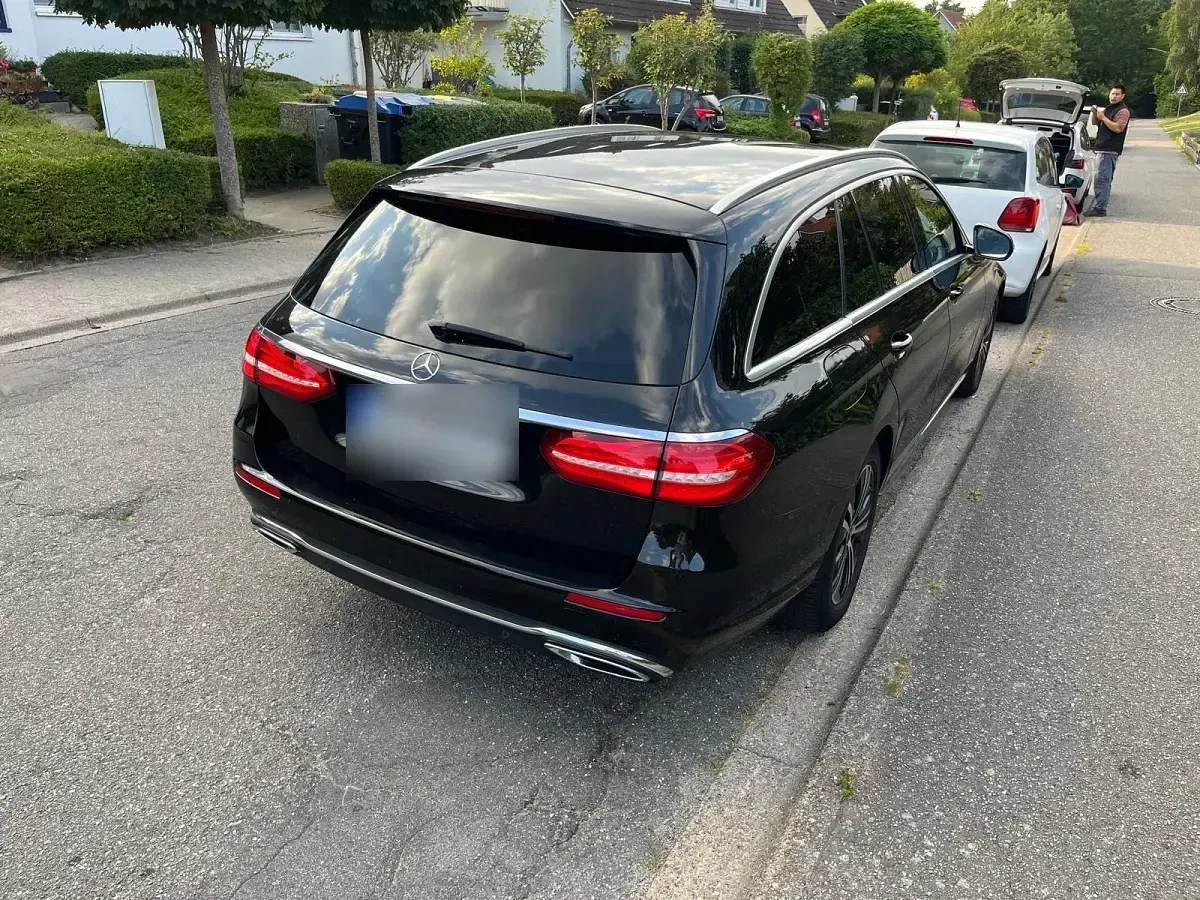 Gebraucht Mercedes E220 194 PS (142 kW) 2017 Schwarz Kombi