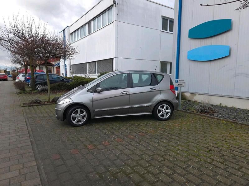 Gebraucht Mercedes A180 Elegance 109 PS (80 kW) 2005 Gold Kleinwagen