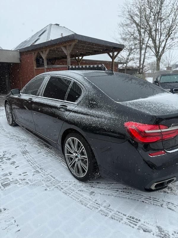 Gebraucht BMW M760 Executive 607 PS (446 kW) 2017 Schwarz Limousine