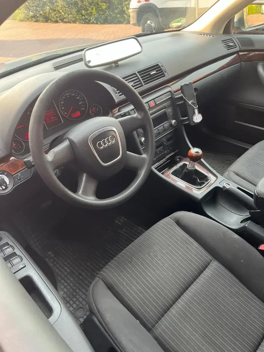 Gebraucht Audi A4 140 PS (102 kW) 2007 Grau Limousine