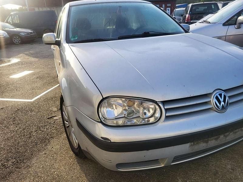 Silber Gebraucht 2001 VW Golf IV Edition Limousine | 1.900 € (Guter Preis) - Bild 1/4