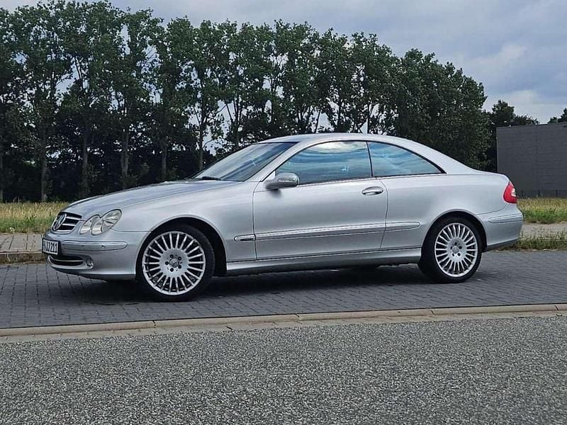 Silber Gebraucht 2004 Mercedes CLK200 Avantgarde Coupé | 3.450 € (Fairer Preis) - Bild 1/4