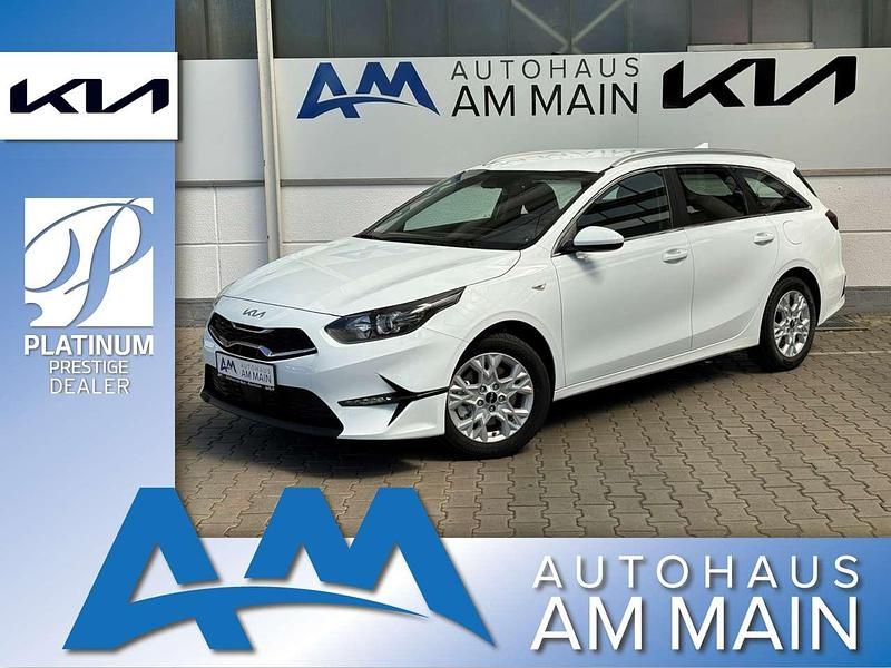 Weiß Neu 2025 Kia Ceed Sportswagon Comfort Kombi | 24.385 € (Guter Preis) - Bild 1/3