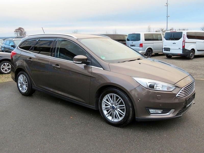 Gebraucht Ford Focus Titanium 125 PS (91 kW) 2018 Braun Limousine